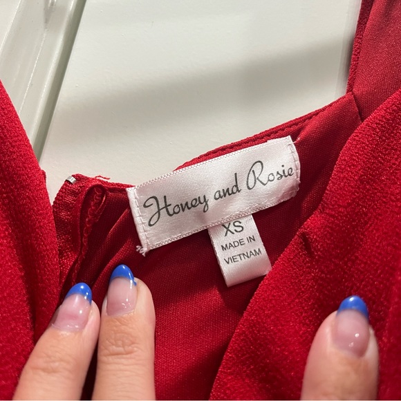 Red Dress - Picture 4 of 7